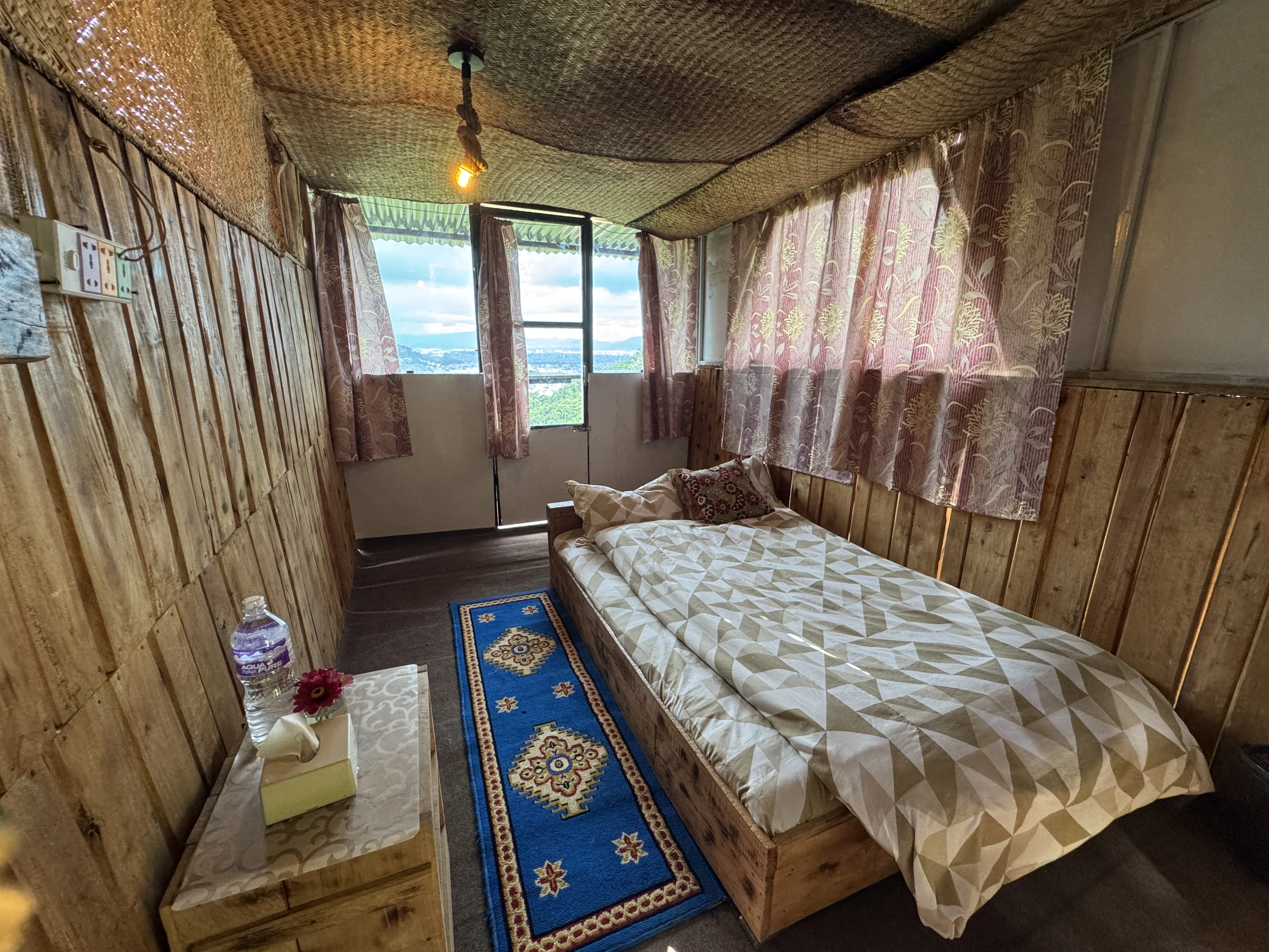 Couple Non attach room