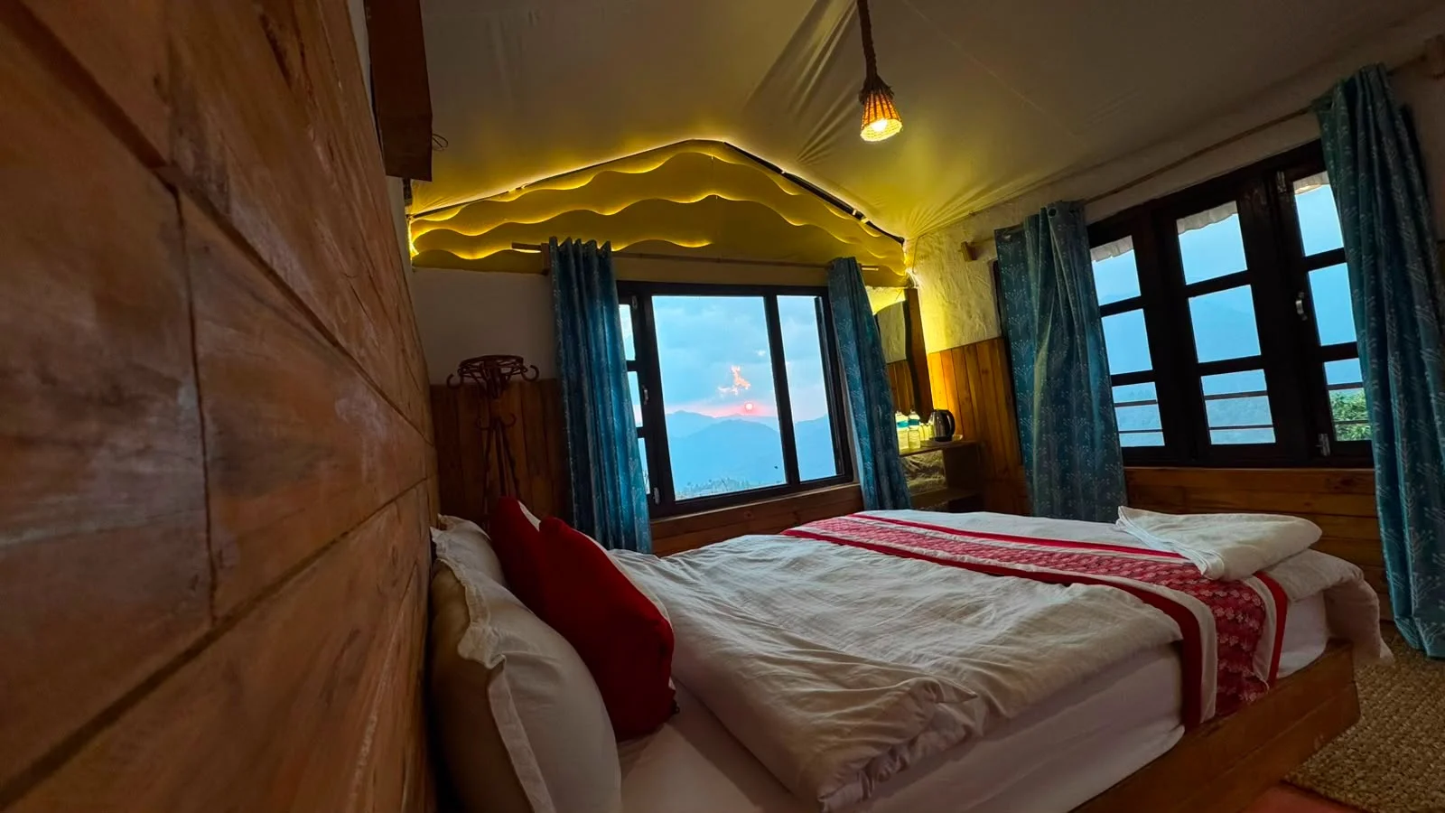  Heritage Room 
