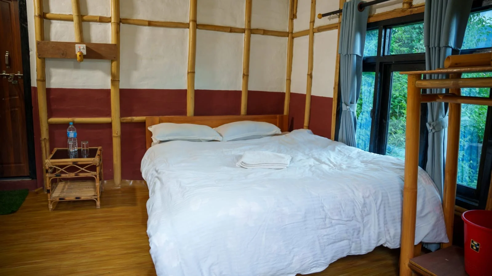 Standard Queen Size Bed