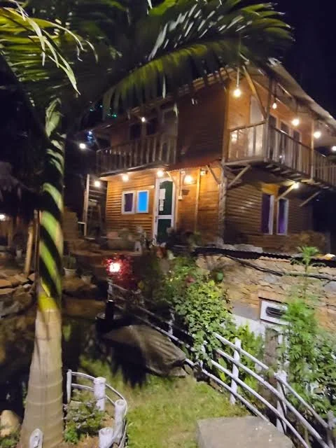 Bamboo and Wood Villa Near Taudaha