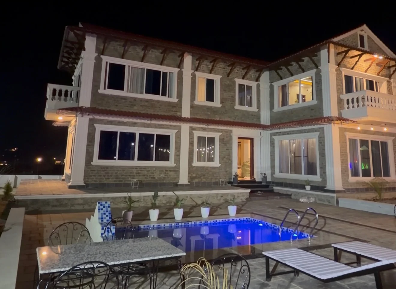 Swimming Pool Villa at Chitlang